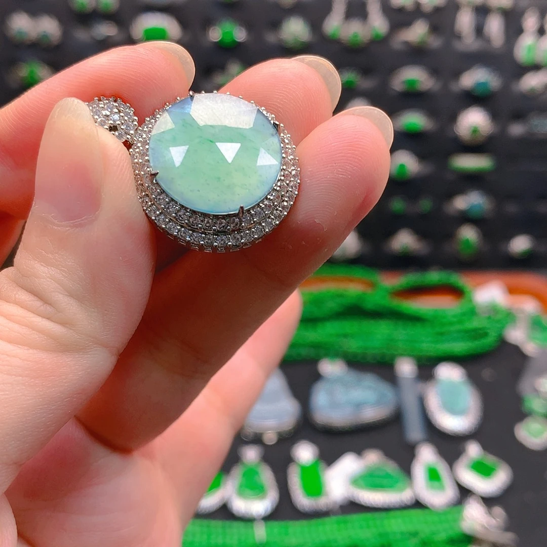 翡翠未镶嵌吊坠(不含链)