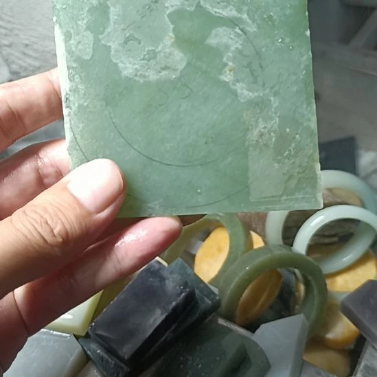 莣****和田玉未镶嵌珠宝半成品