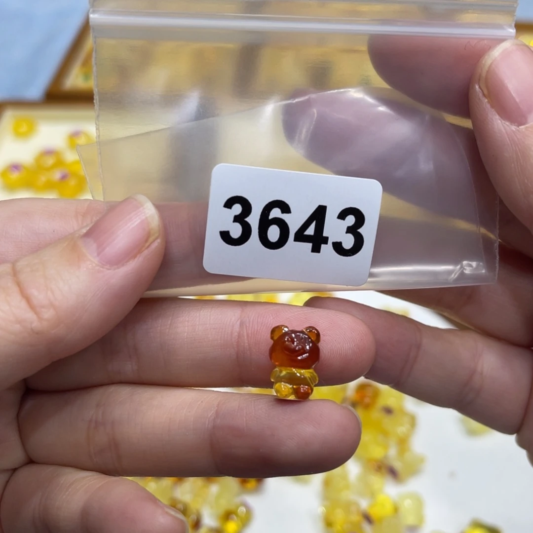 琥珀珠宝奇石未镶嵌