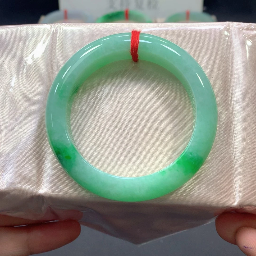 翡翠未镶嵌手镯翡翠