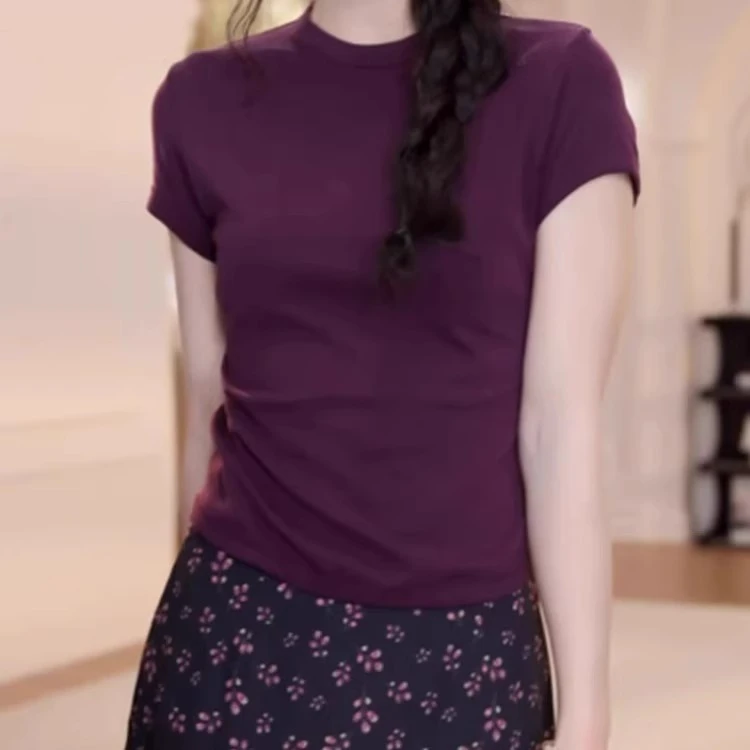 芊芊芙高级感紫色正肩短袖t恤女士夏季2025年新款短款修身小上衣