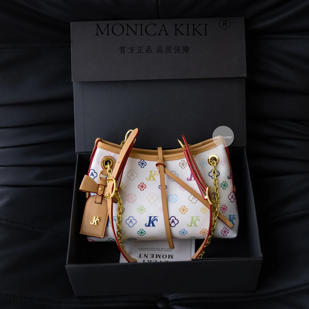 MONICA KIKI/莫妮卡奇奇轻奢白三彩流浪包新款百搭印花单肩托特包