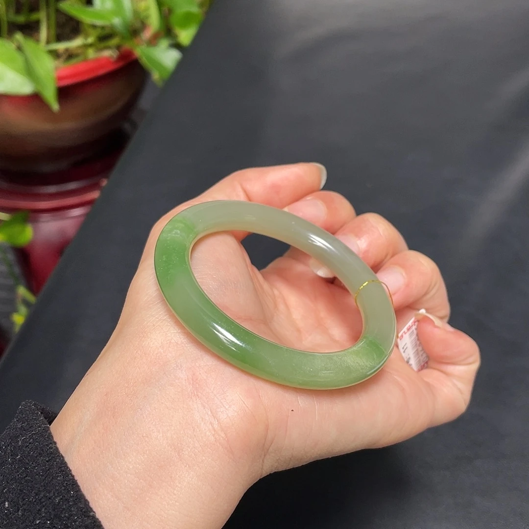 和田玉未镶嵌手镯-翠青