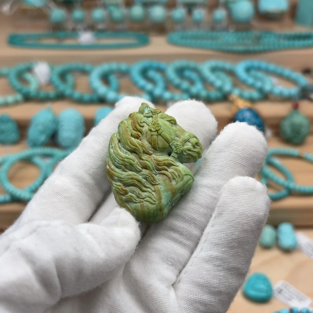 绿松石未镶嵌珠宝奇石