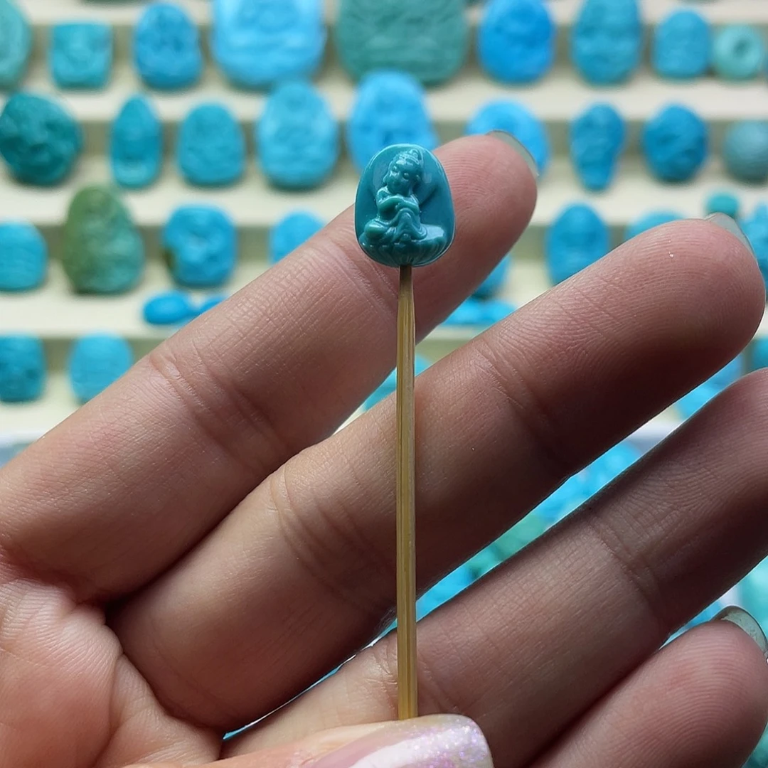 绿松石未镶嵌颈饰