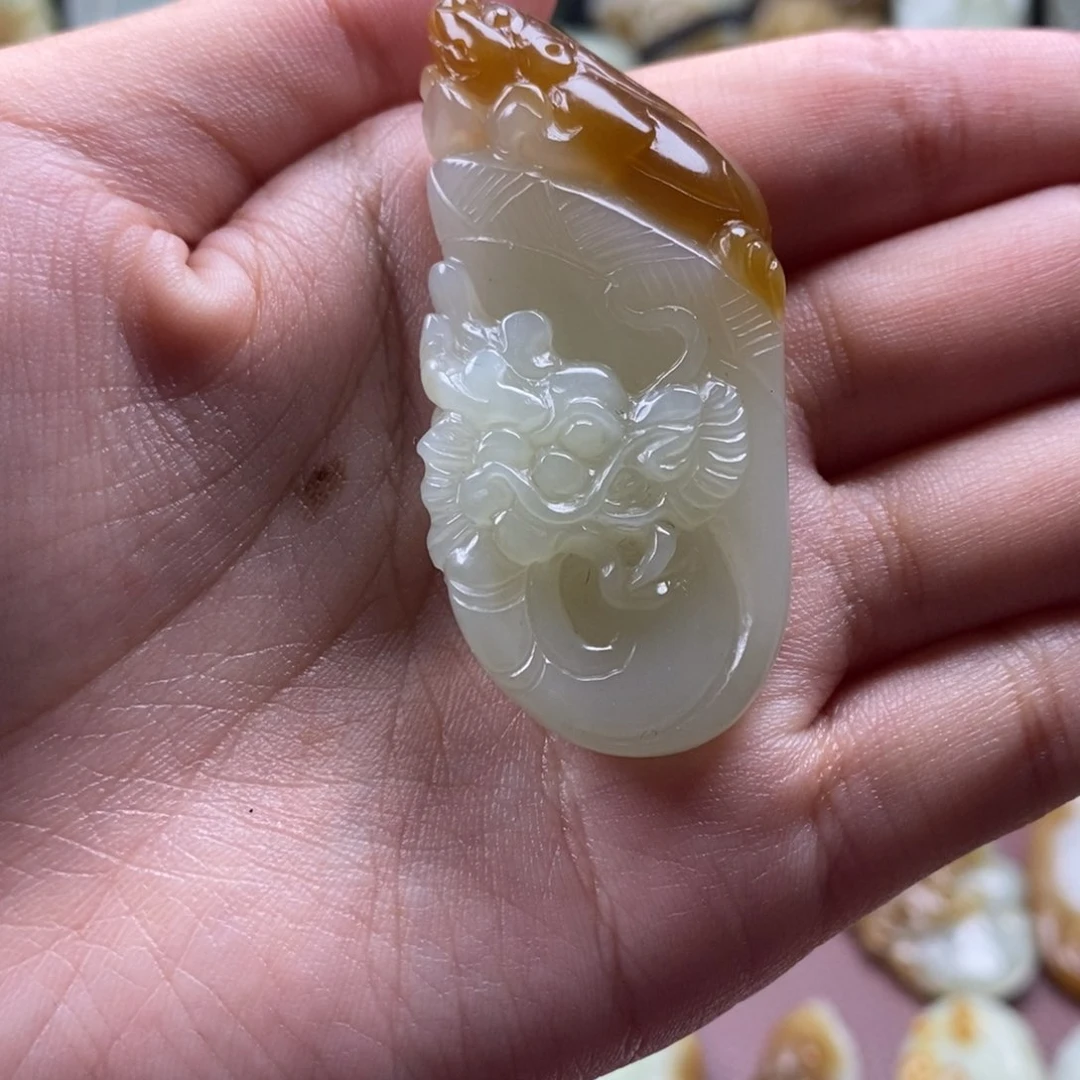 吊坠(不含链)未镶嵌和田玉（糖玉）瞳*
