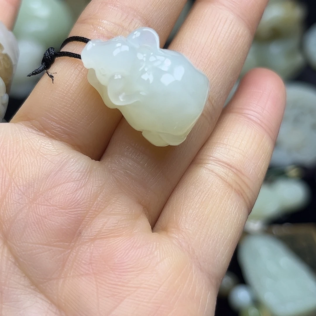 垚***先和田玉未镶嵌吊坠(不含链)