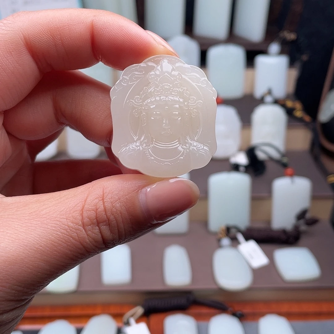 和田玉未镶嵌颈饰