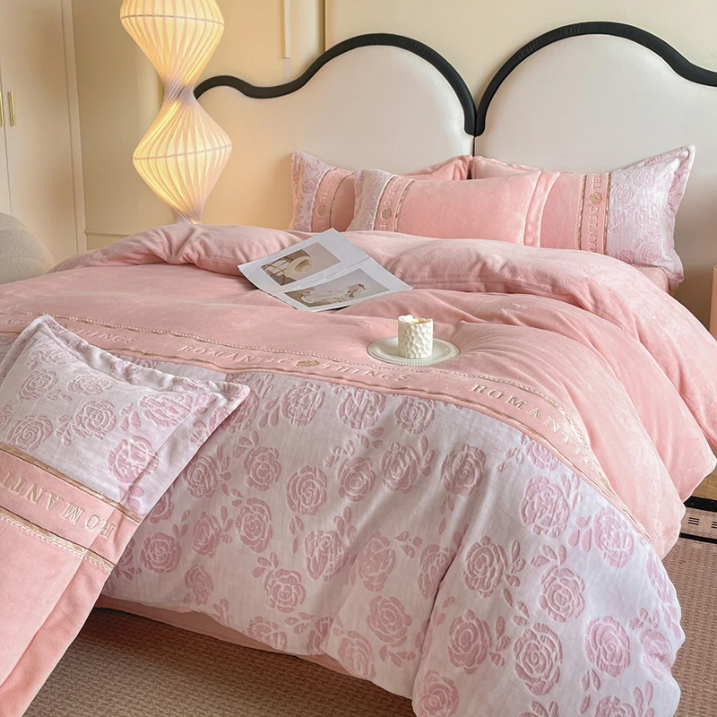 雕花绒拼接牛奶绒刺绣四件套双面绒被套床单冬季加厚婴儿绒