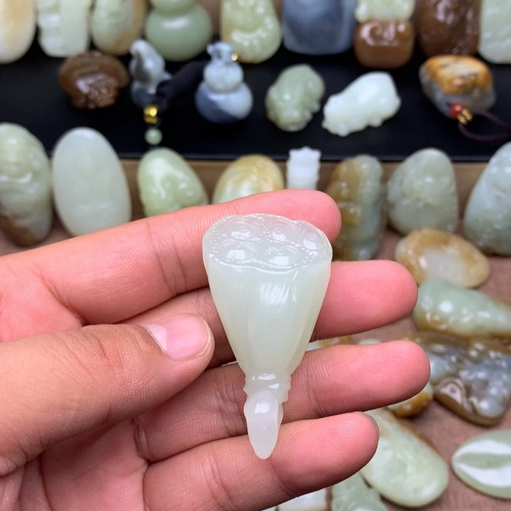 和田玉（糖玉）未镶嵌颈饰