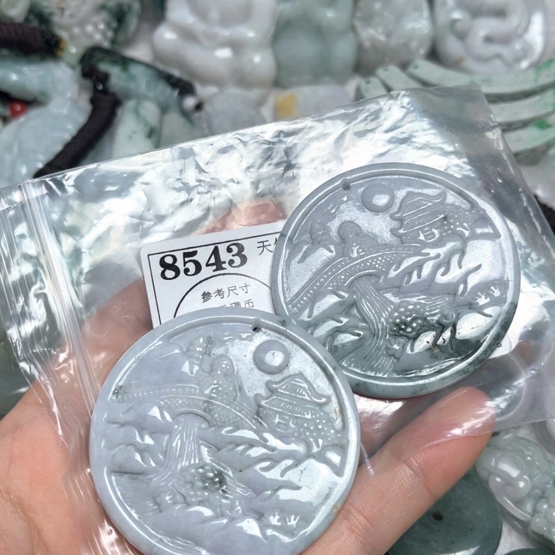 翡翠吊坠(不含链)未镶嵌8543 瑕疵