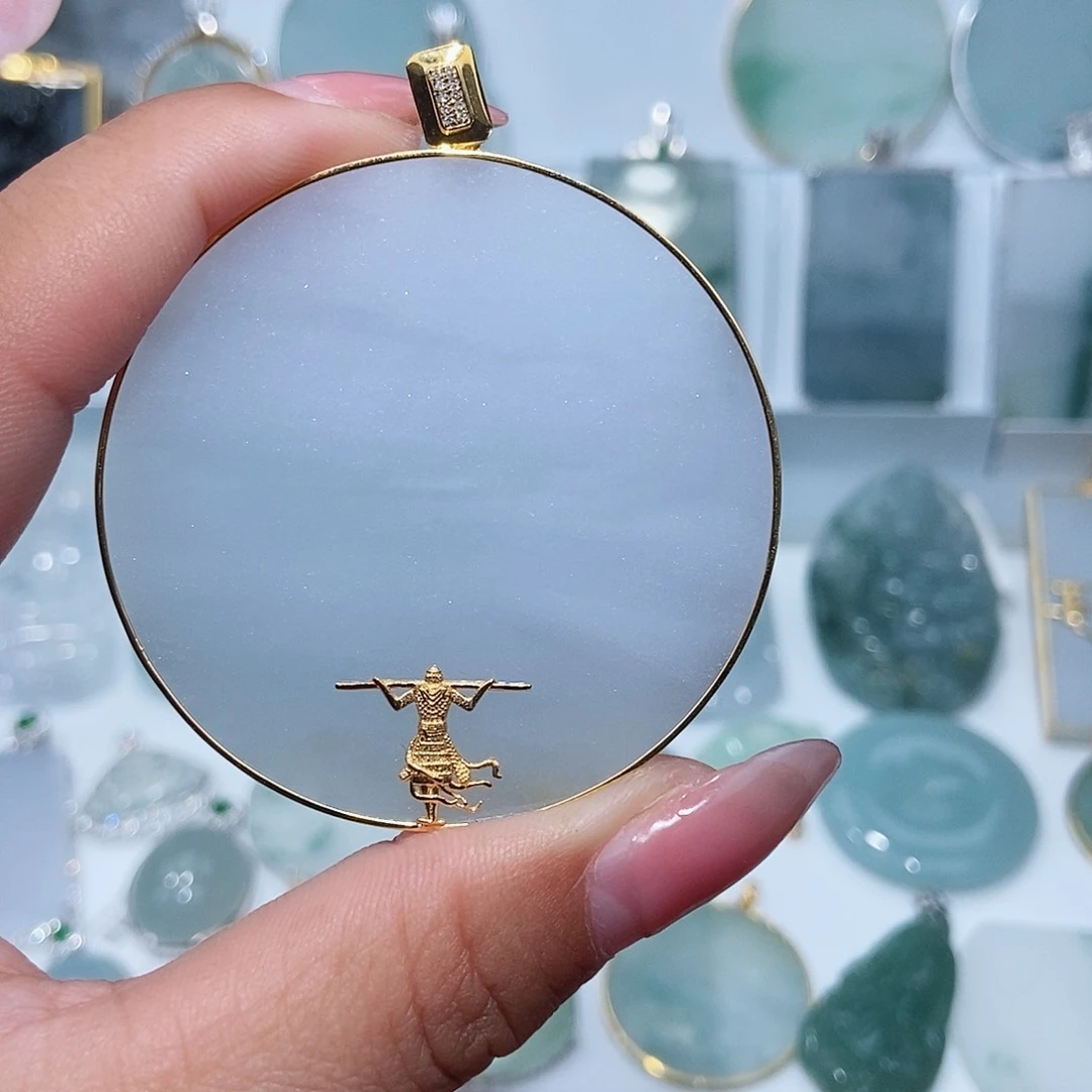 翡翠吊坠(不含链)18K金镶嵌