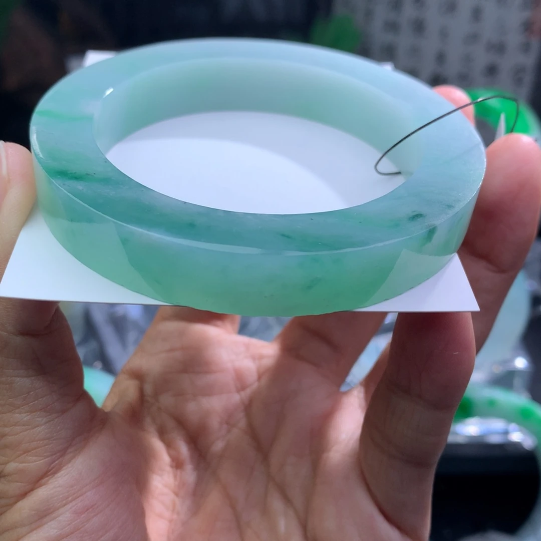 未镶嵌翡翠手镯定制翡翠