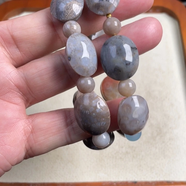 合金珠宝奇石硅化玉纯天然珊瑚玉龟背手串两条，一共¥40