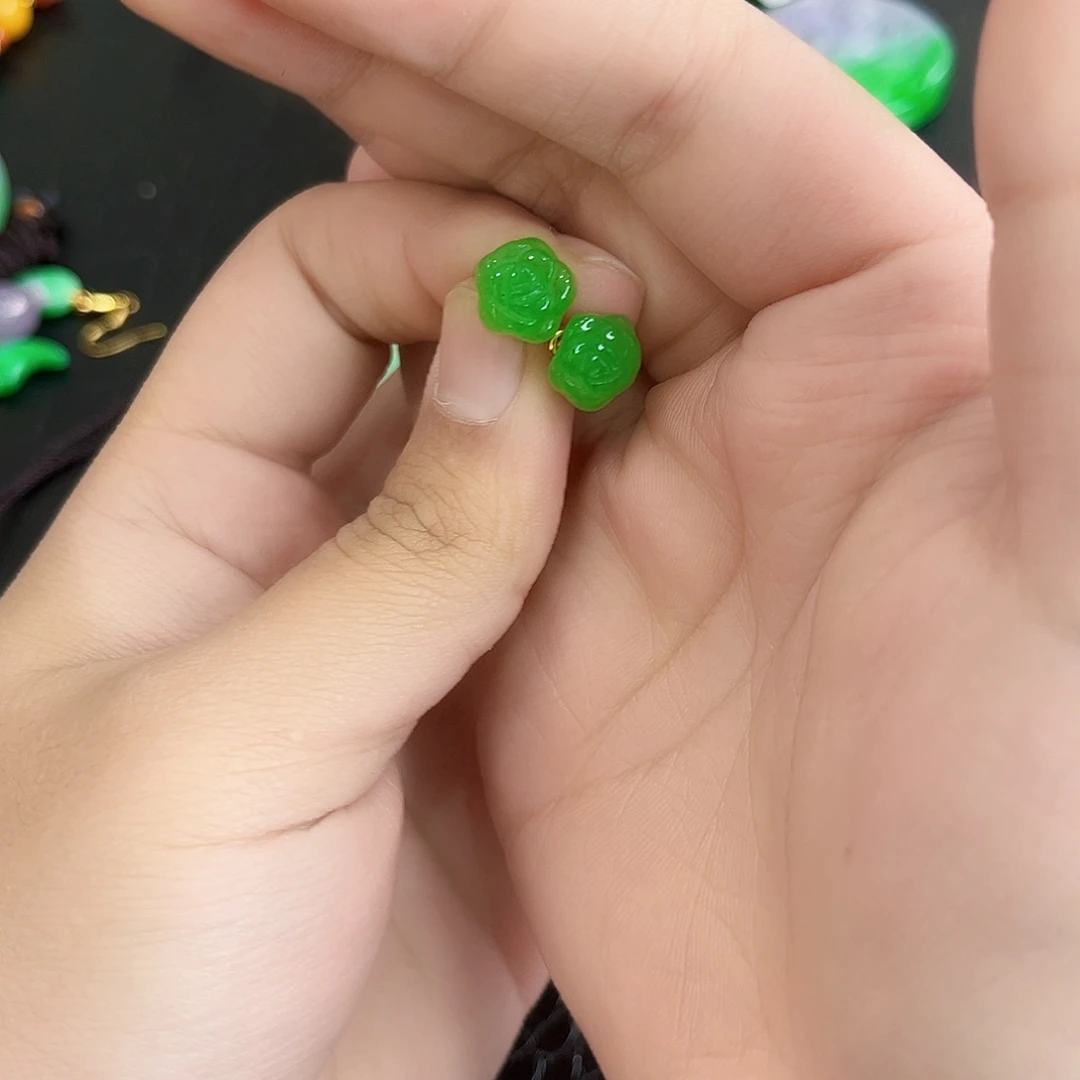 翡翠手镯未镶嵌多样性