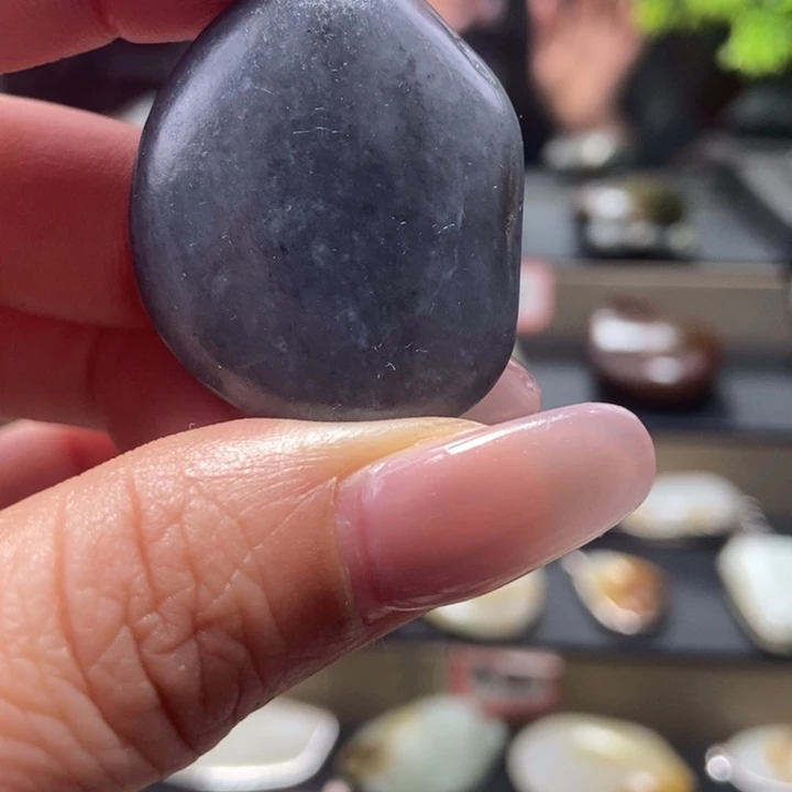 和田玉未镶嵌把件