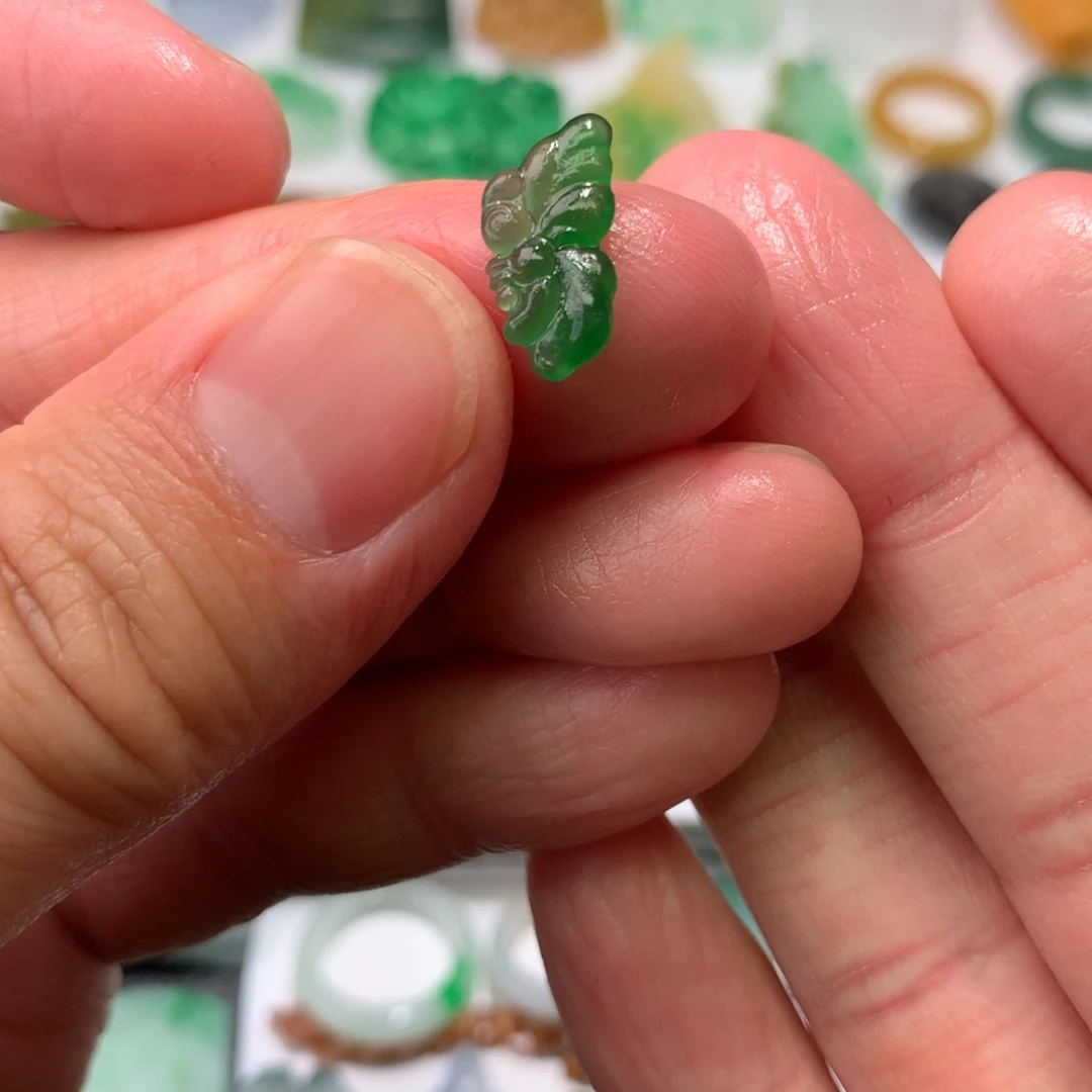 未镶嵌定制翡翠吊坠