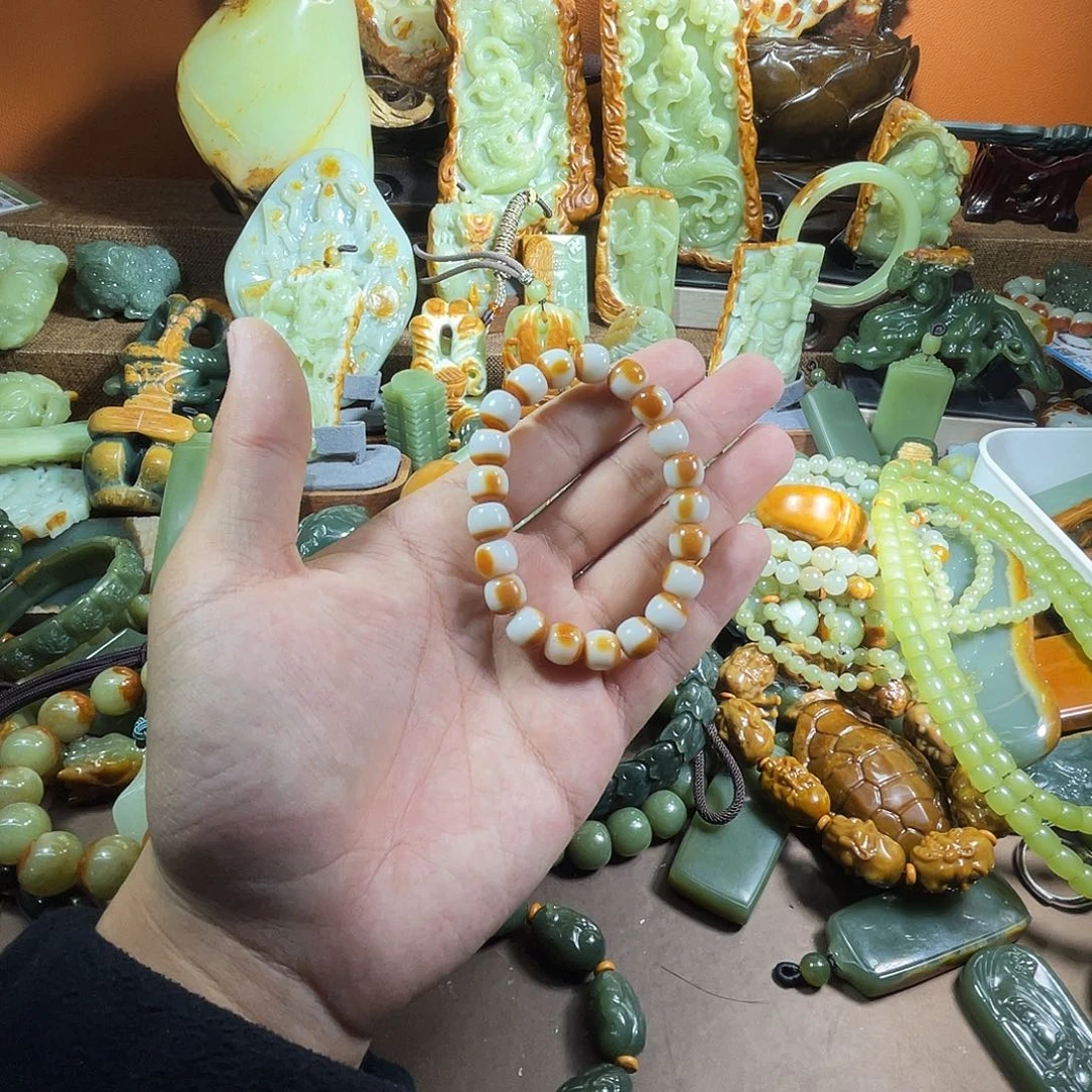 透闪石质玉未镶嵌珠宝奇石