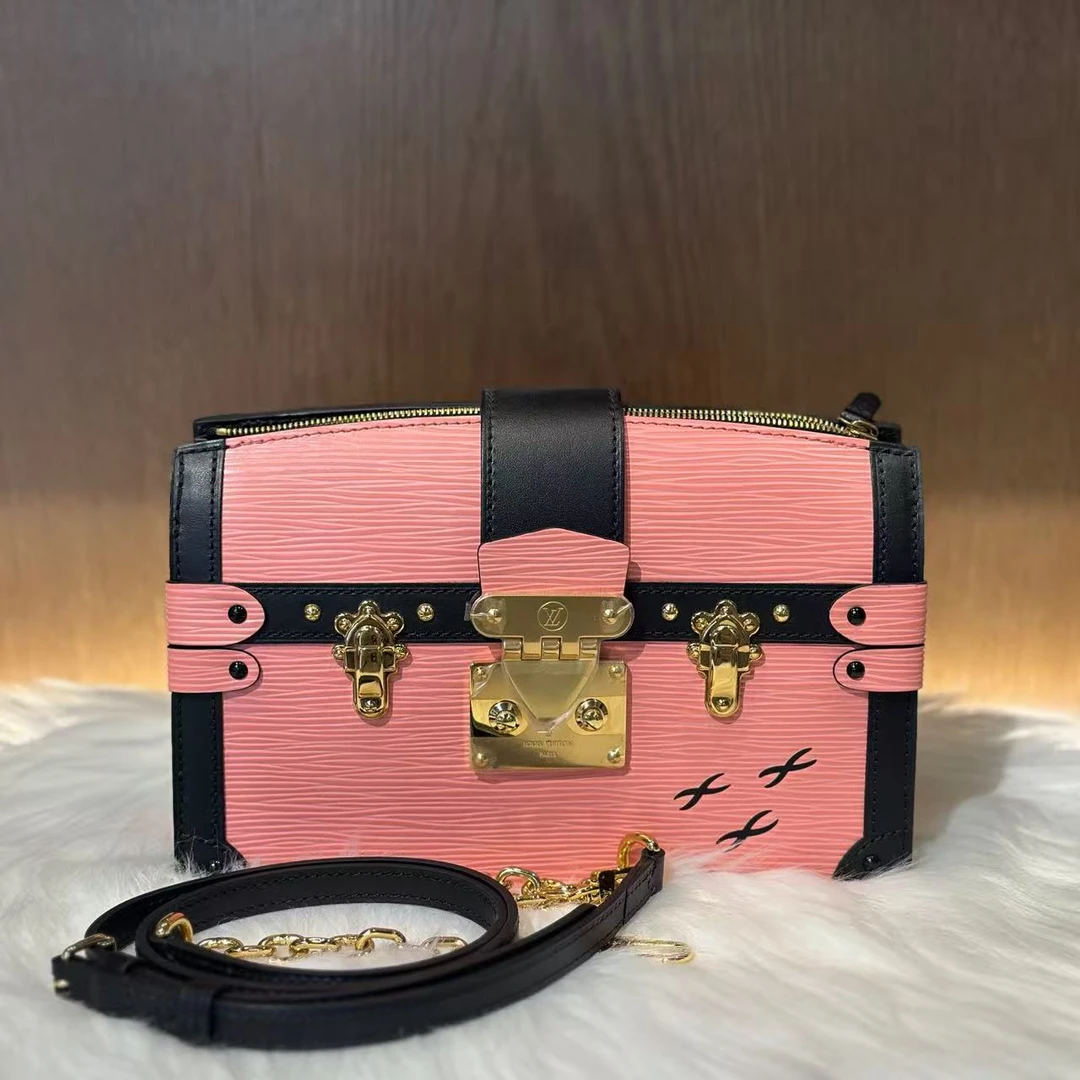 未使用 LouisVuitton/路易威登 飞小雨Fisoy/粉色锁头软盒子