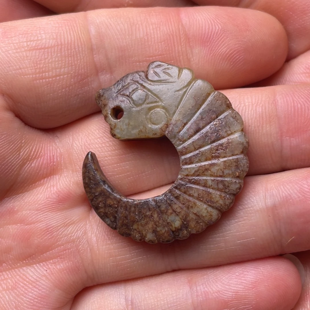 和田玉未镶嵌珠宝奇石风**淡