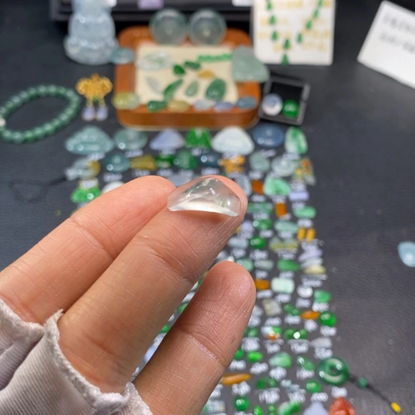 【闪购商品】翡翠挂件未镶嵌山