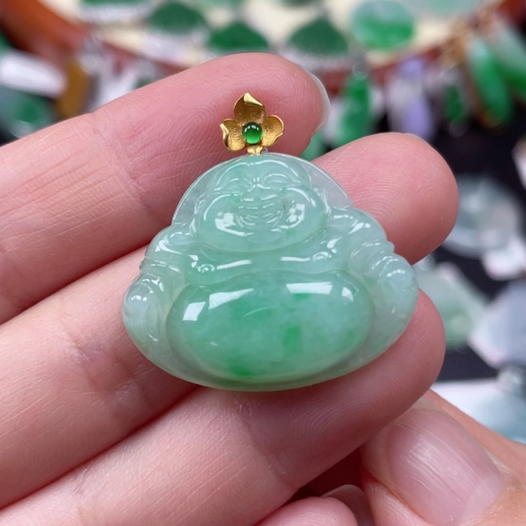颈饰18K金镶嵌翡翠佛