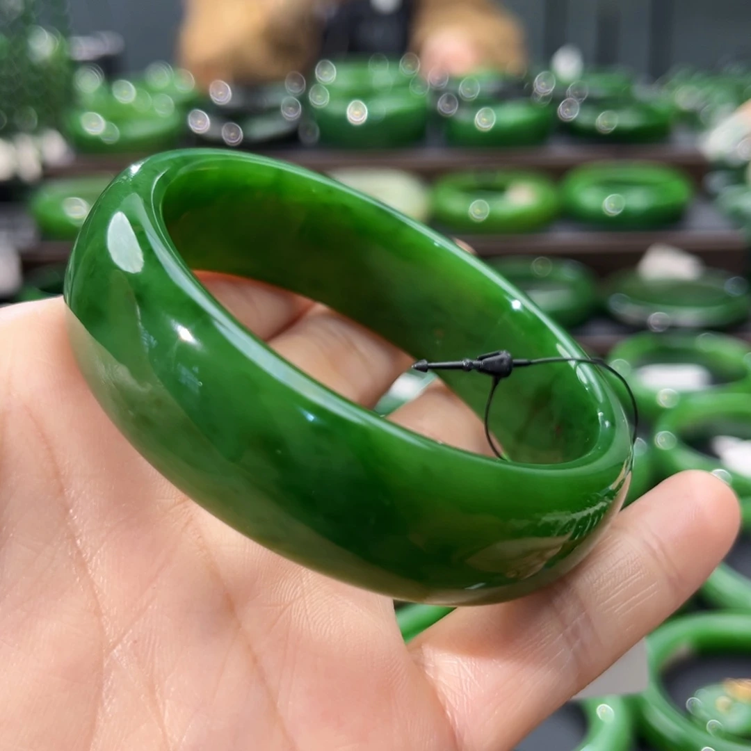 未镶嵌手镯和田玉（碧玉）