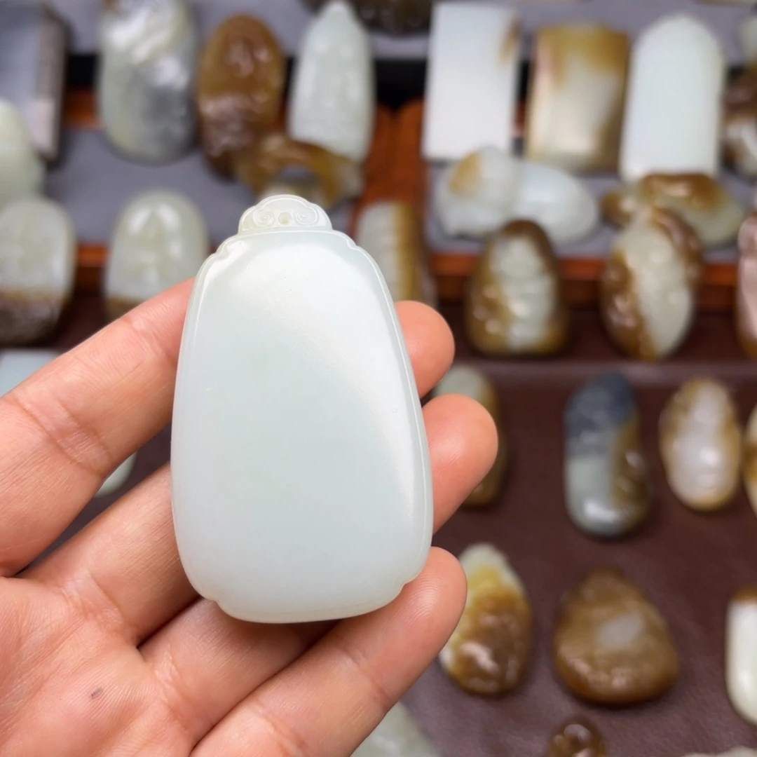 和田玉（糖玉）颈饰未镶嵌