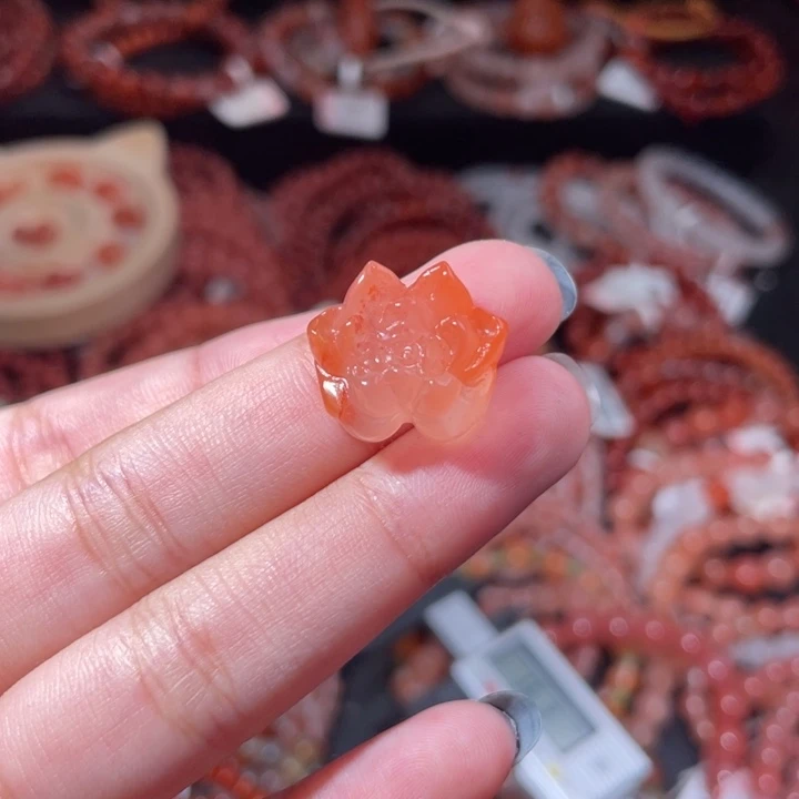 南红玛瑙未镶嵌莲花1371打孔备注