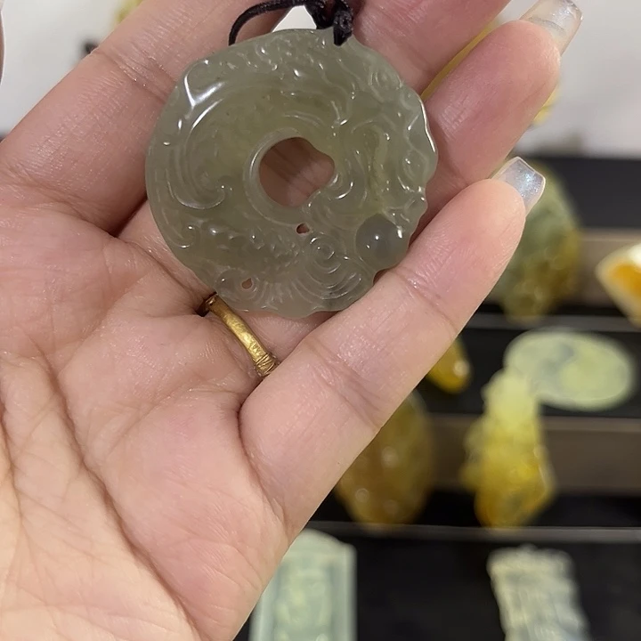 蛇纹石玉未镶嵌吊坠(赠链)