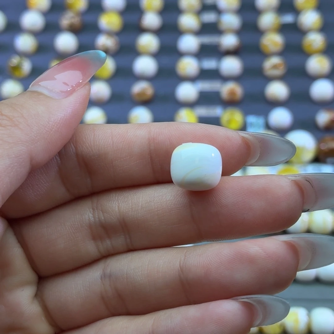 老***丶琥珀未镶嵌裸石蜜蜡