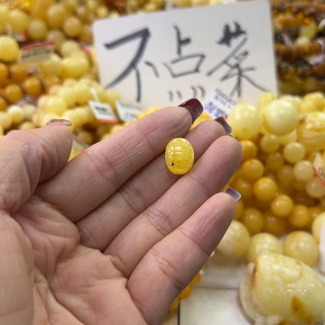 琥珀珠宝奇石未镶嵌