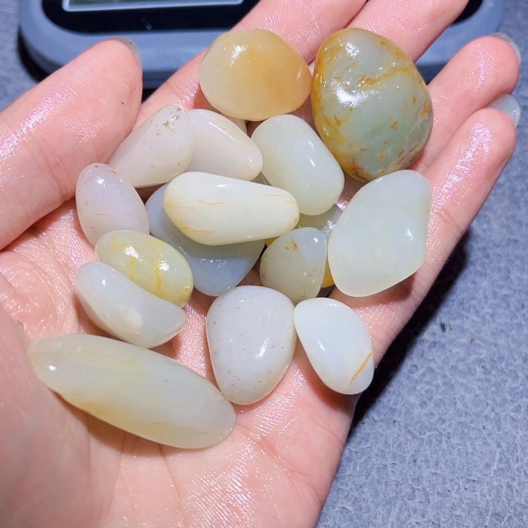 和田玉未镶嵌珠宝奇石