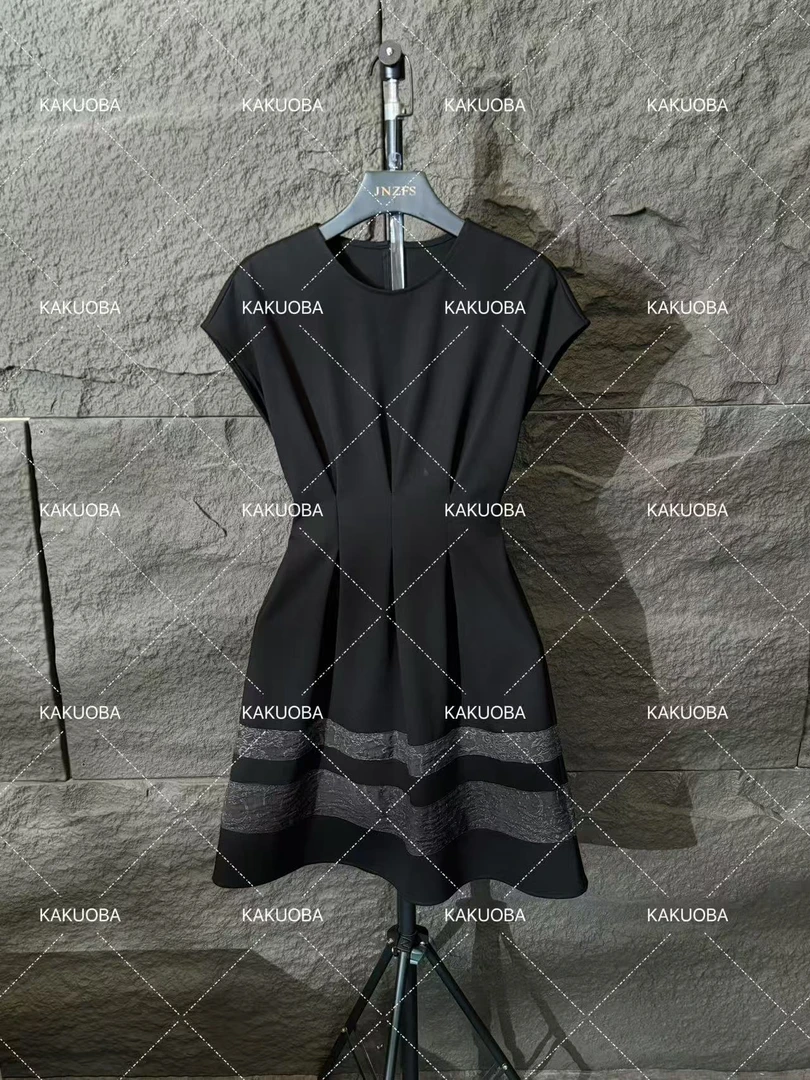 【原创大码设计师款】2025立体裁剪装饰显瘦设计连衣裙K3306