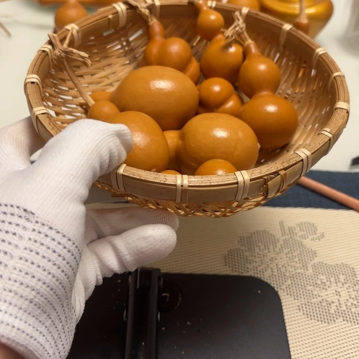 鸿***肖天然手捻老皮葫芦