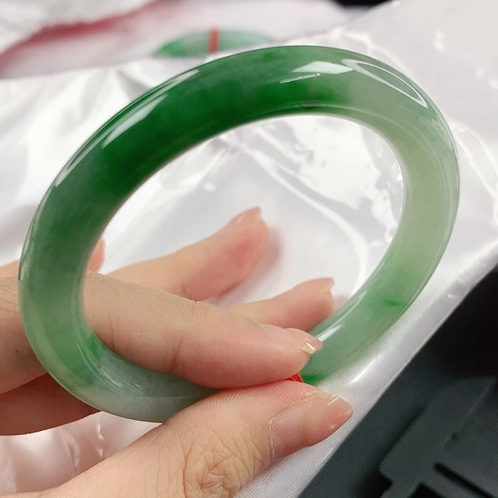 未镶嵌手镯翡翠空*，681
