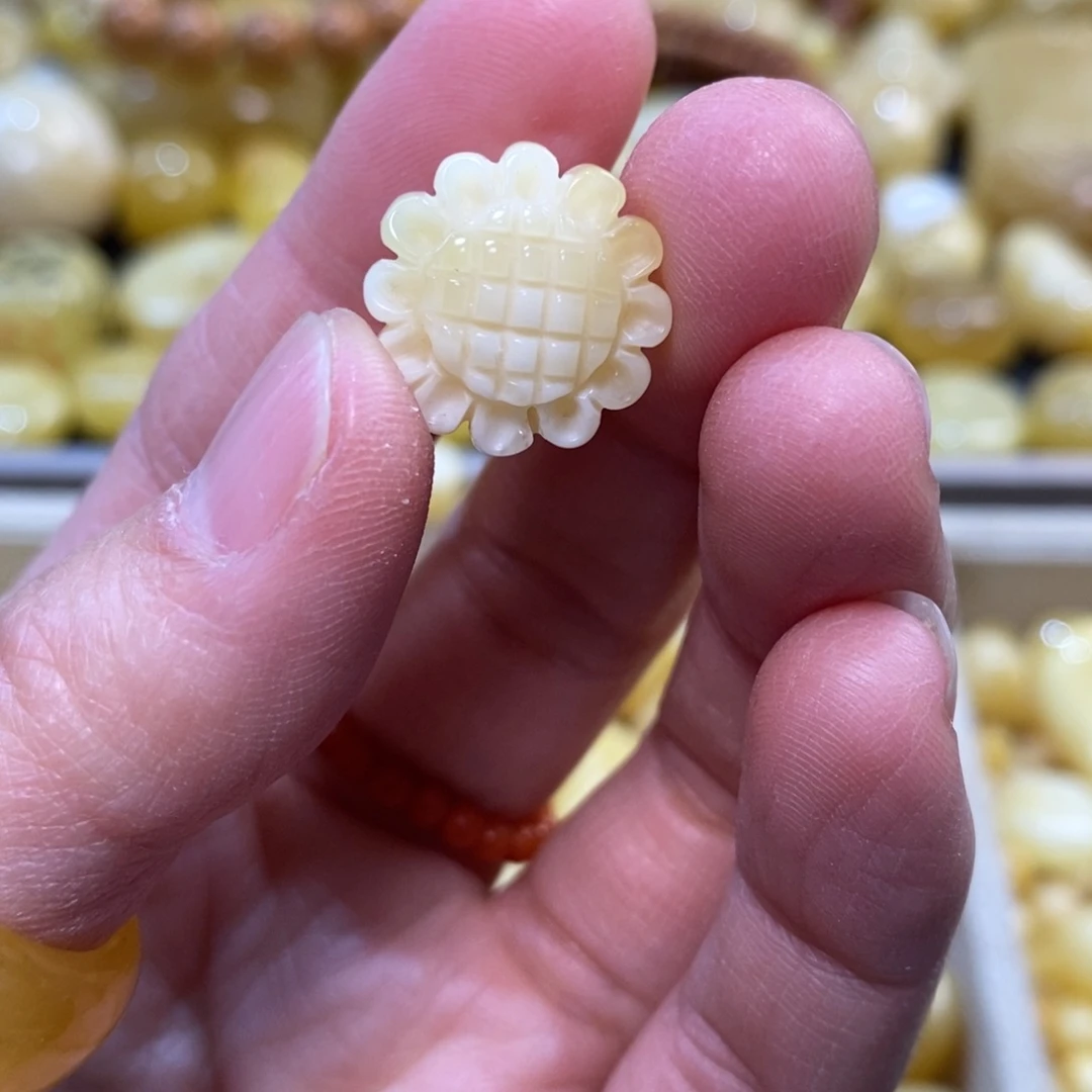 琥珀未镶嵌裸石原矿蜜蜡配珠