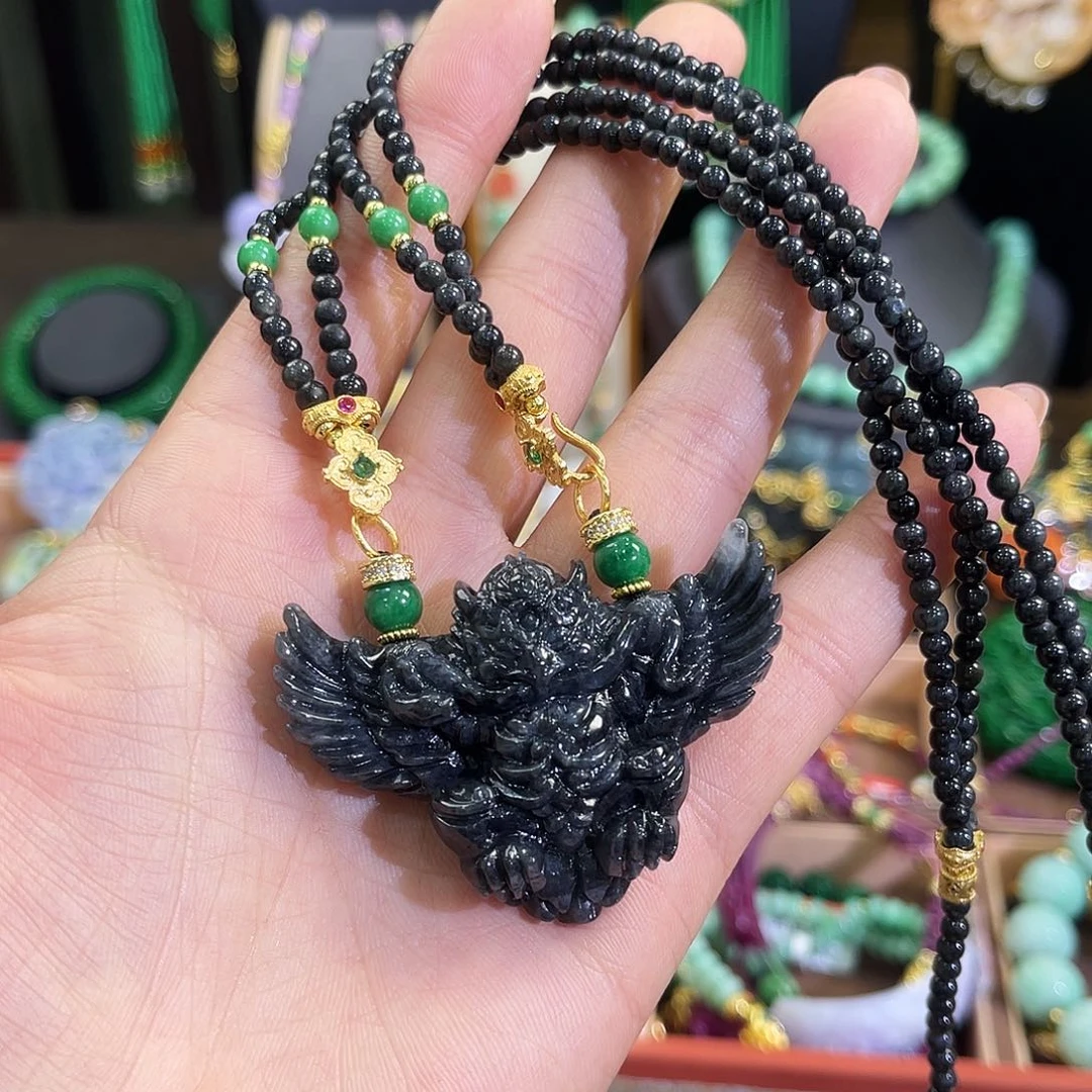 翡翠未镶嵌颈饰大鹏展翅