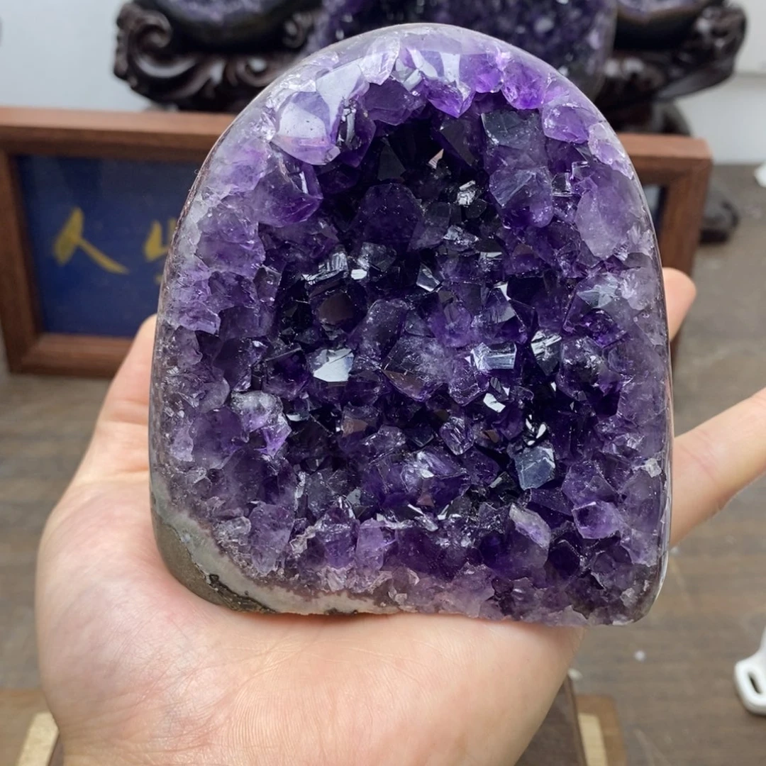 未镶嵌水晶大型摆件（非配饰）