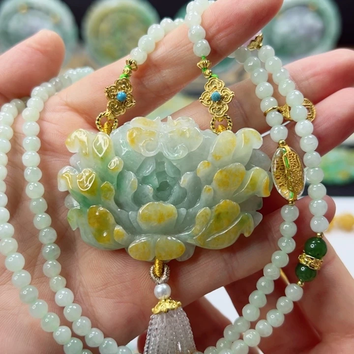 颈饰未镶嵌翡翠吊坠