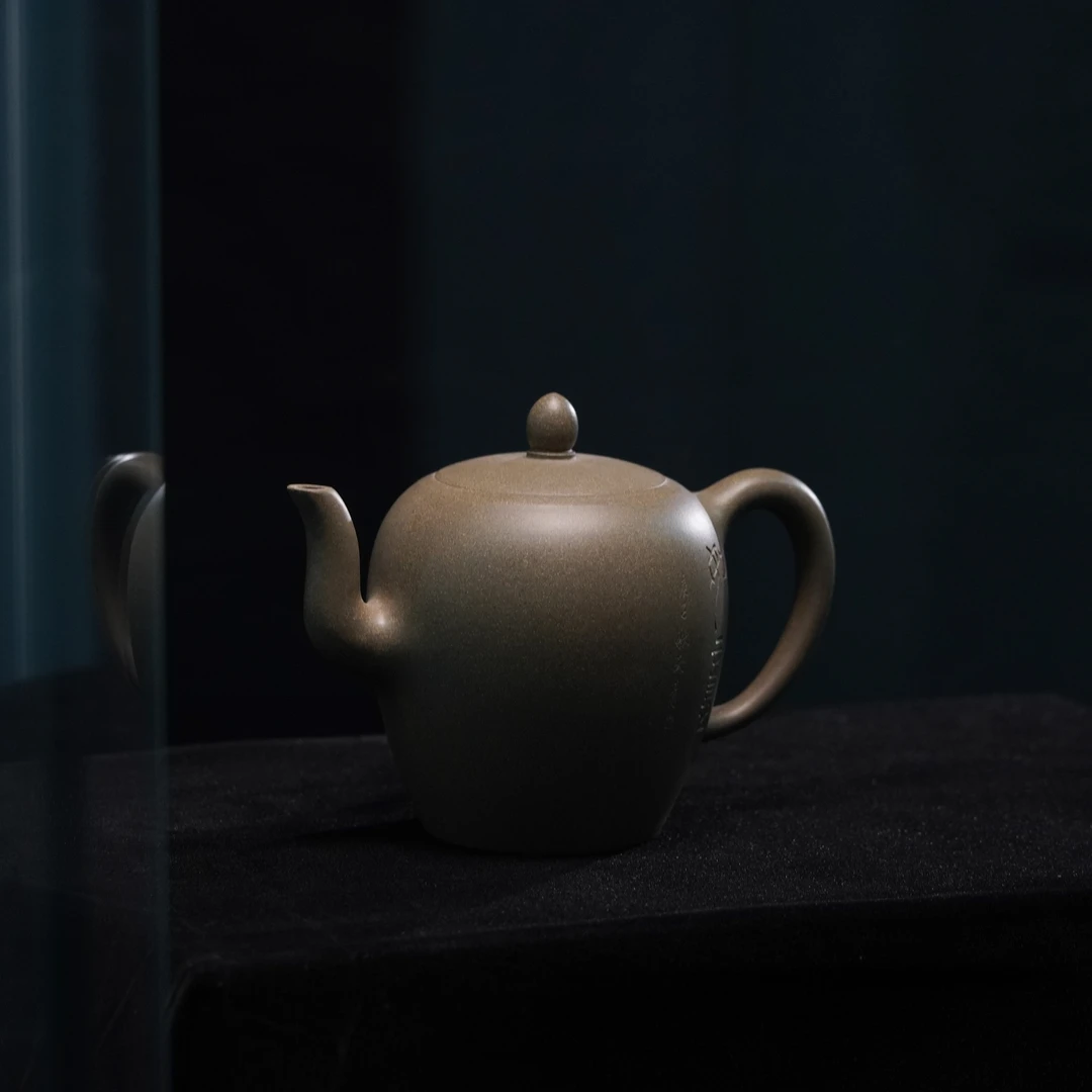 lot.20742 徐永君 青段美人肩壶 280cc