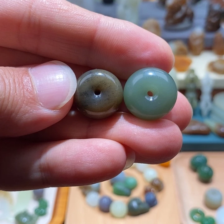 y***o和田玉未镶嵌颈饰