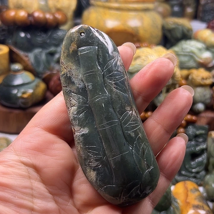 岫岩河磨玉（透闪石质玉）未镶嵌把件