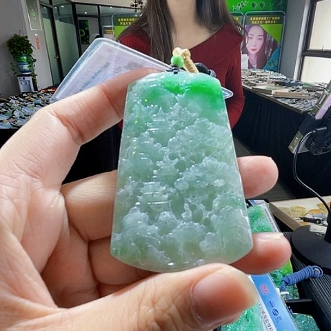 翡翠未镶嵌颈饰翡翠