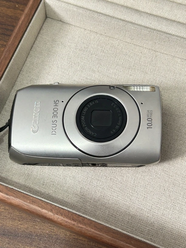 9新 Canon/佳能 ixus300 银色 屏幕有膜 复古ccd数码相机