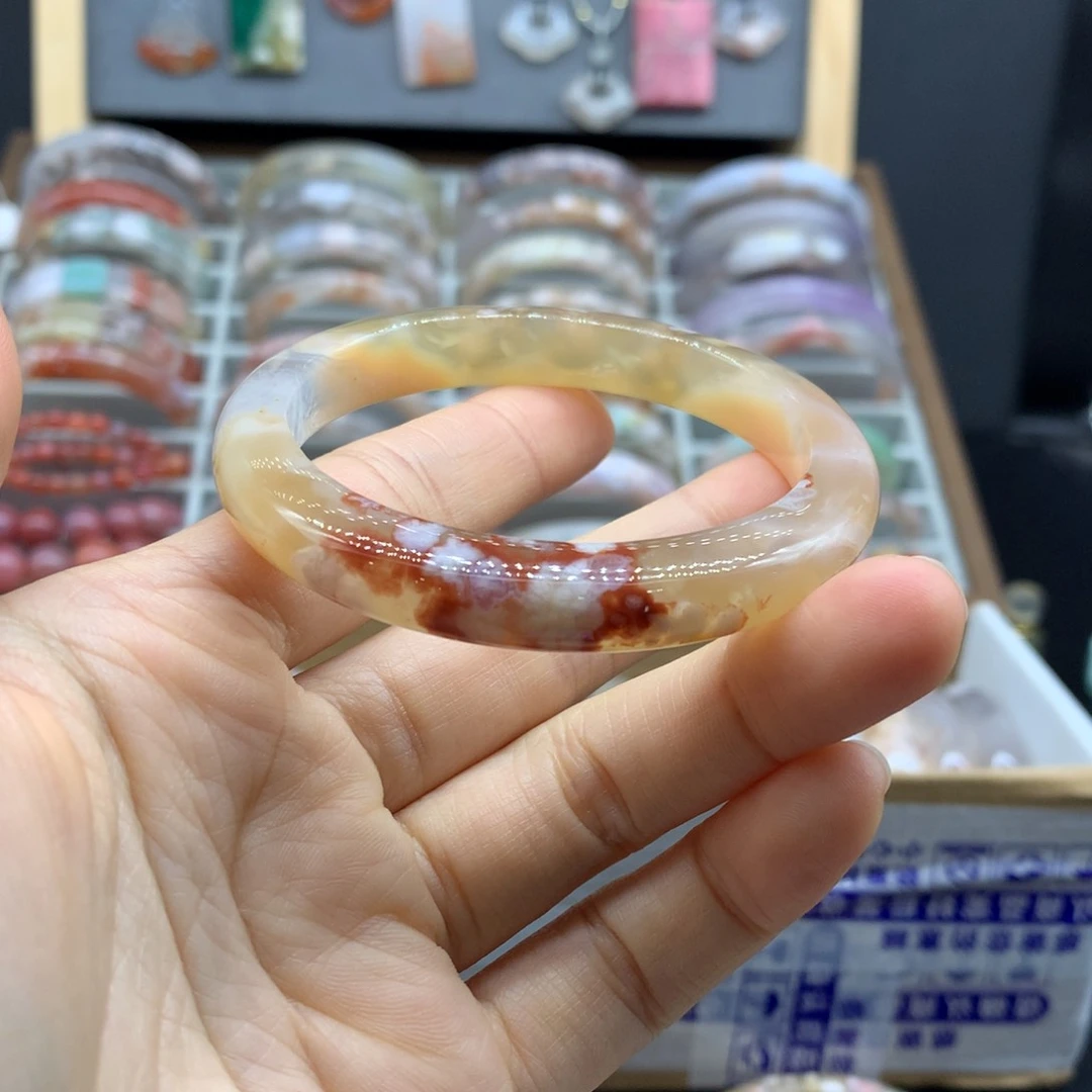 【闪购商品】玛瑙/玉髓手镯未镶嵌年*