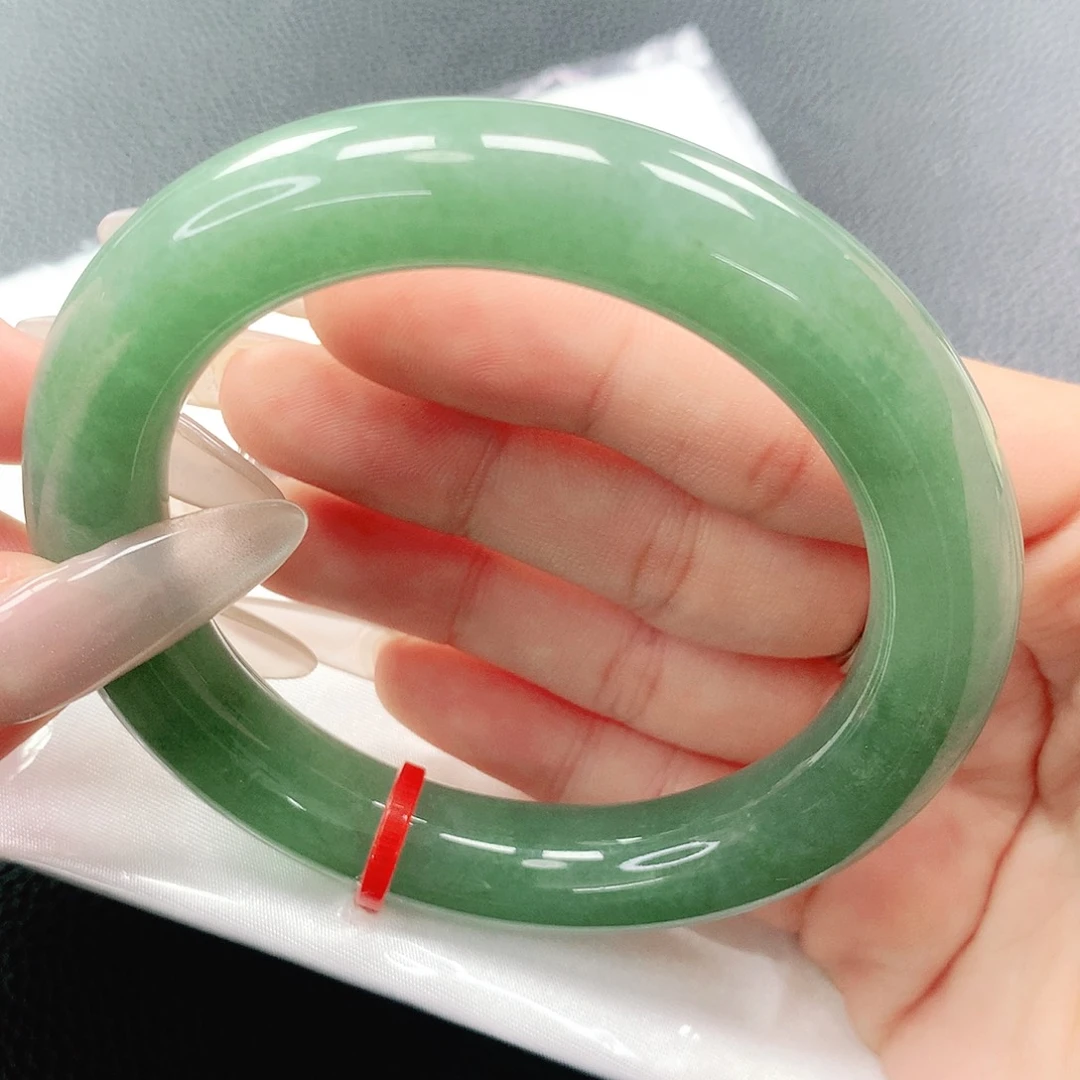 翡翠手镯未镶嵌57圈