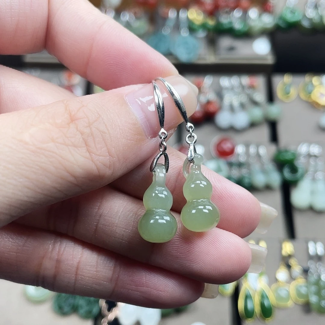 和田玉银S925镶嵌耳坠葫芦