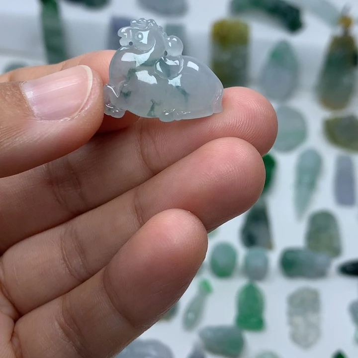 翡翠未镶嵌吊坠(不含链)