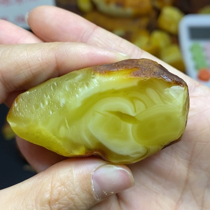 定制琥珀未镶嵌满****?胖